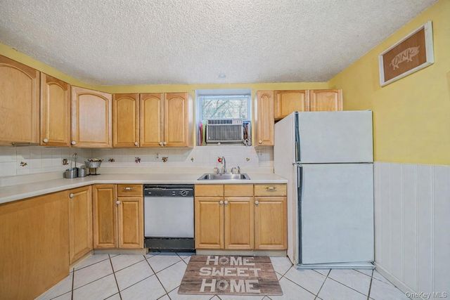 7 Poinsetta Avenue, Middle Island, NY 11953