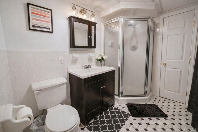 7 Poinsetta Avenue, Middle Island, NY 11953