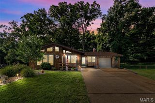 4132 Pasco Drive, Saint Louis, MO 63129