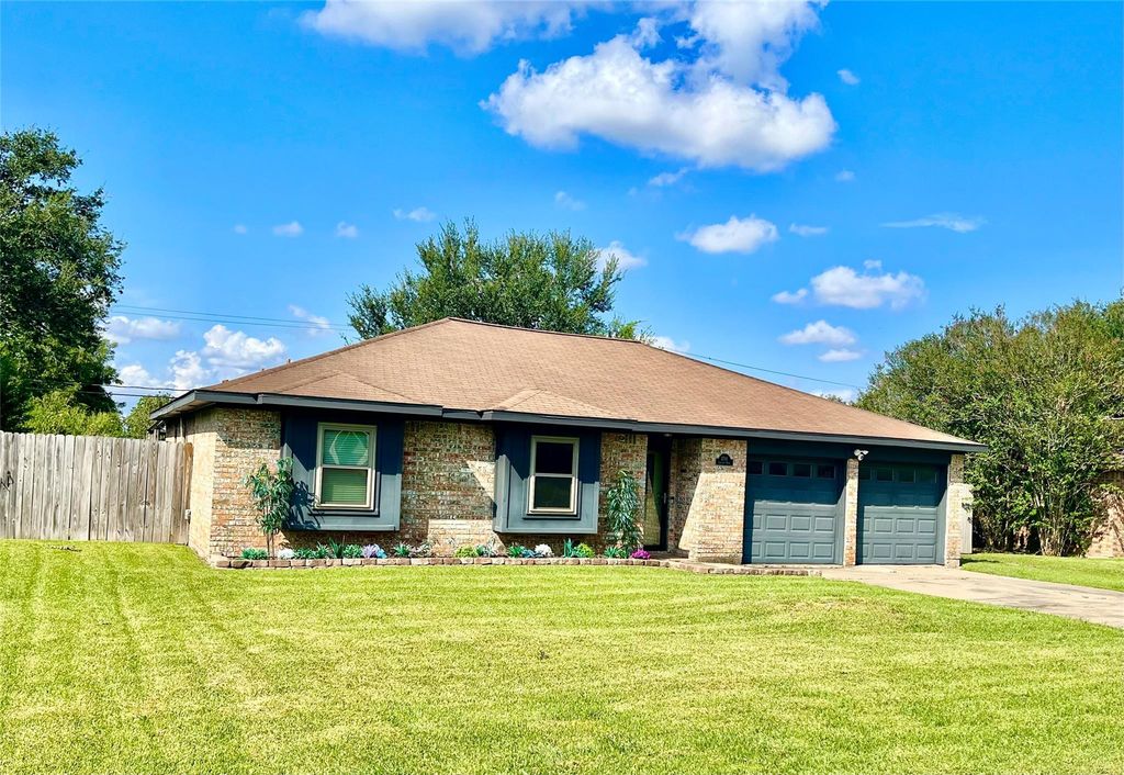 1718 Linwood Drive, Wharton, TX 77488