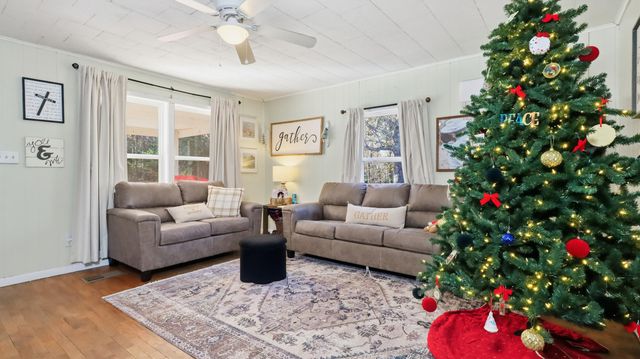 1563 County Road 875, Thornfield, MO 65762