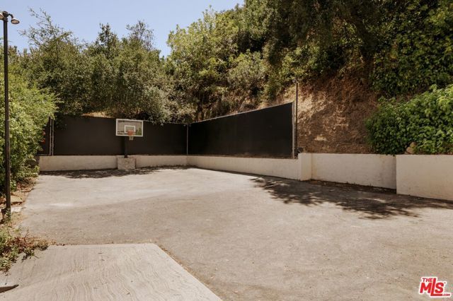 3001 Passmore Drive, Los Angeles, CA 90068