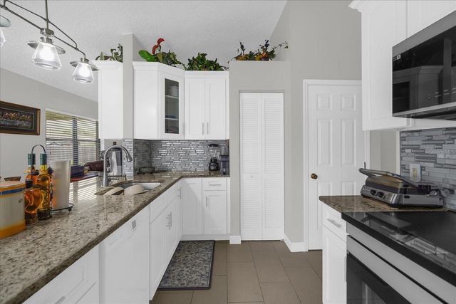 615 MCKINLEY COURT, Kissimmee, FL 34758