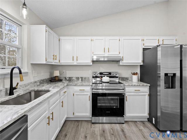 3200 Arthurwood Pl, Richmond, VA 23223