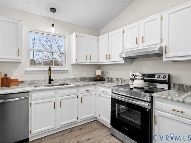 3200 Arthurwood Pl, Richmond, VA 23223