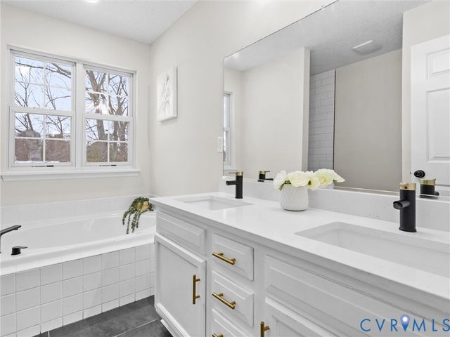 3200 Arthurwood Pl, Richmond, VA 23223