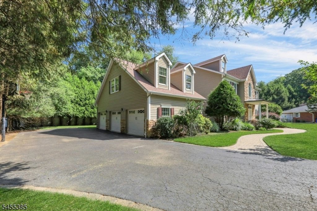 782 Tiffany Ave, River Vale Twp., NJ 07675 — photo 4