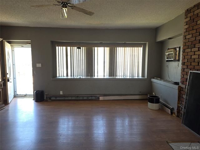 39 Kent Road, Island Park, NY 11558