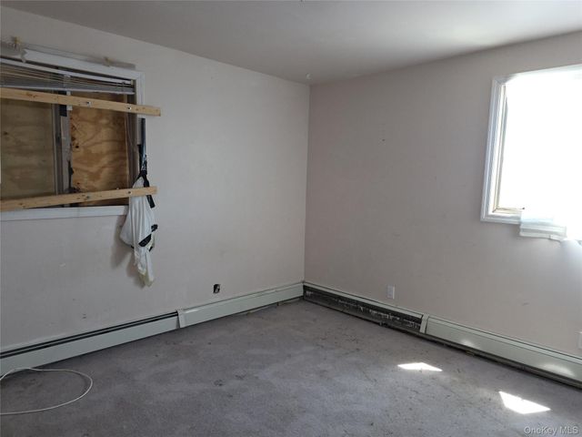 39 Kent Road, Island Park, NY 11558