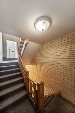 5841 W Lawrence Avenue 2NE, Chicago, IL 60630