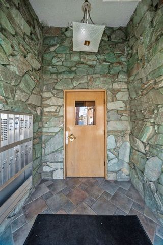 5841 W Lawrence Avenue 2NE, Chicago, IL 60630