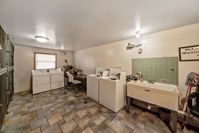 5841 W Lawrence Avenue 2NE, Chicago, IL 60630