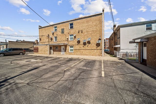 5841 W Lawrence Avenue 2NE, Chicago, IL 60630