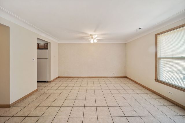 5841 W Lawrence Avenue 2NE, Chicago, IL 60630