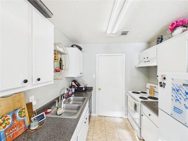 2201-03 Crest, College Station, TX 77840