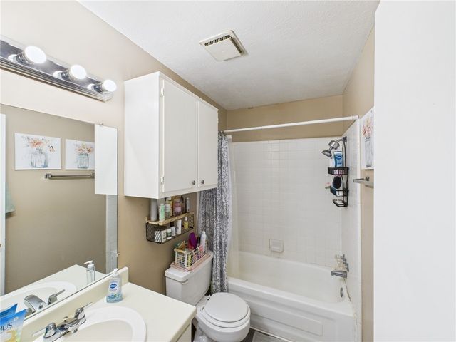 2201-03 Crest, College Station, TX 77840