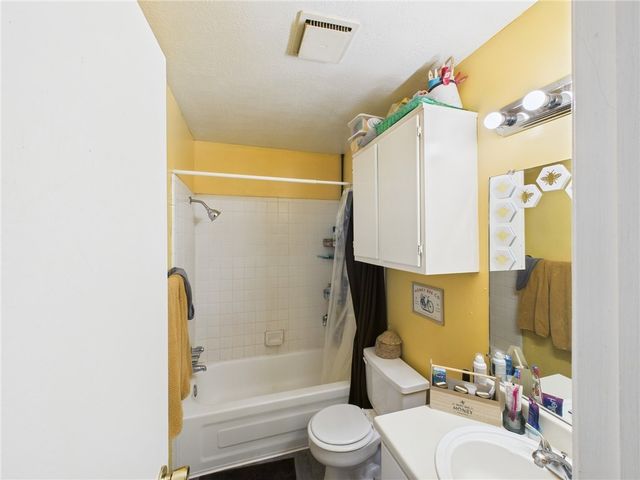 2201-03 Crest, College Station, TX 77840