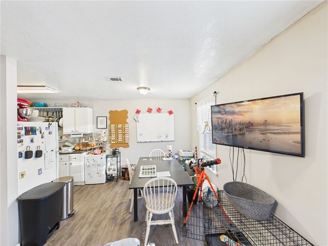 2201-03 Crest, College Station, TX 77840