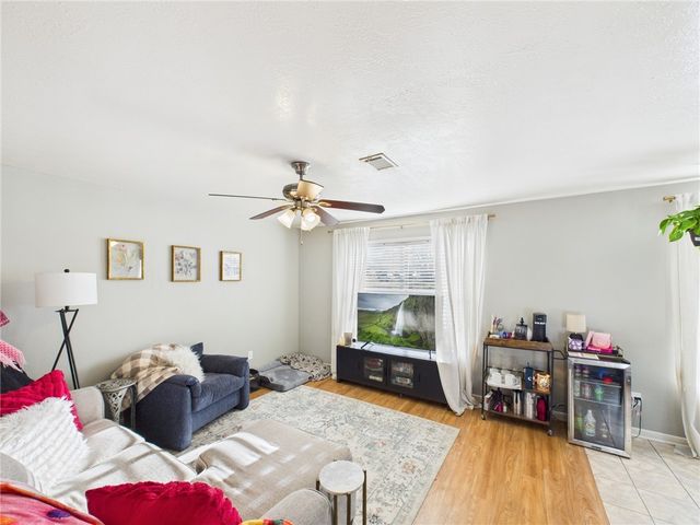 2201-03 Crest, College Station, TX 77840