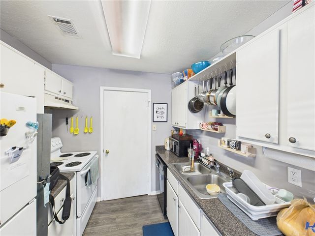 2201-03 Crest, College Station, TX 77840