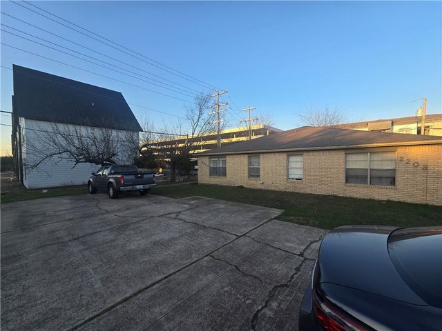 2201-03 Crest, College Station, TX 77840