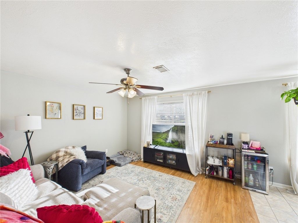 2201-03 Crest, College Station, TX 77840 — photo 2