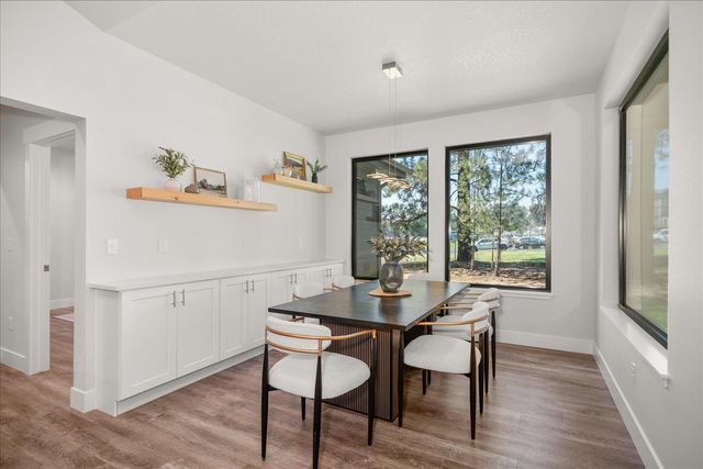 3402 E Yearling Rd, Chattaroy, WA 99003