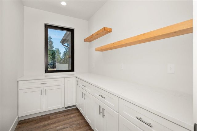 3402 E Yearling Rd, Chattaroy, WA 99003