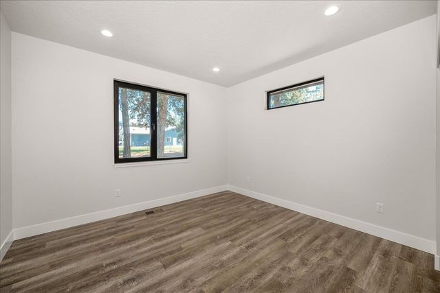 3402 E Yearling Rd, Chattaroy, WA 99003