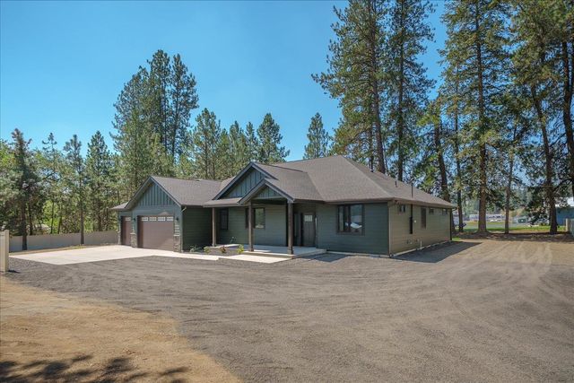 3402 E Yearling Rd, Chattaroy, WA 99003