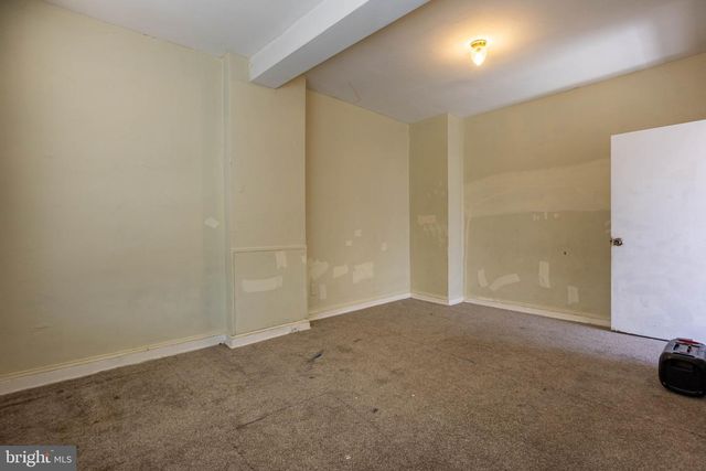 109 LONG LN, Upper Darby, PA 19082