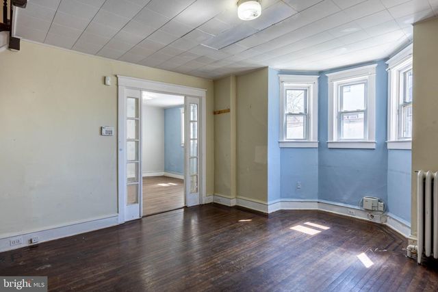 109 LONG LN, Upper Darby, PA 19082