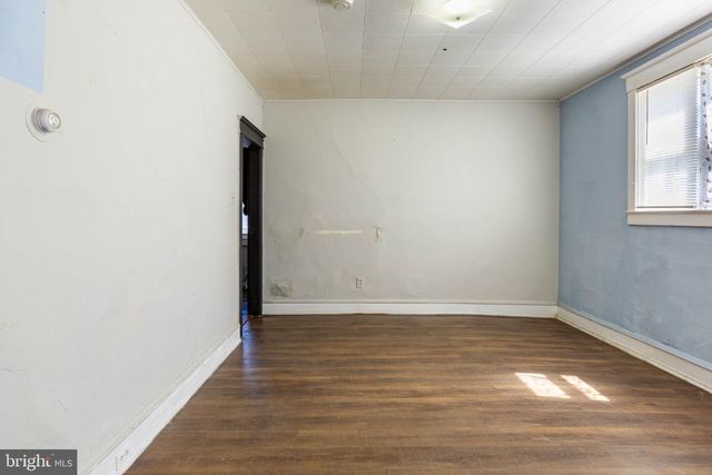 109 LONG LN, Upper Darby, PA 19082