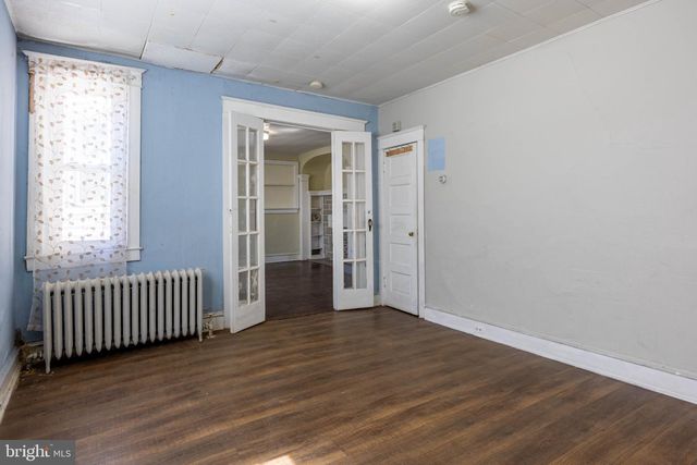 109 LONG LN, Upper Darby, PA 19082