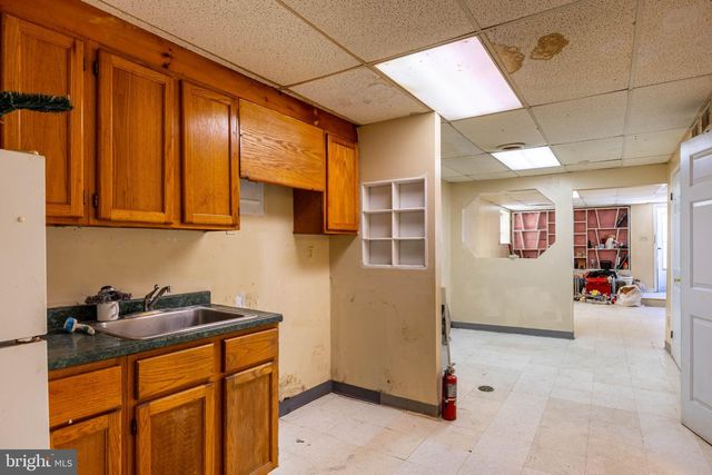 109 LONG LN, Upper Darby, PA 19082