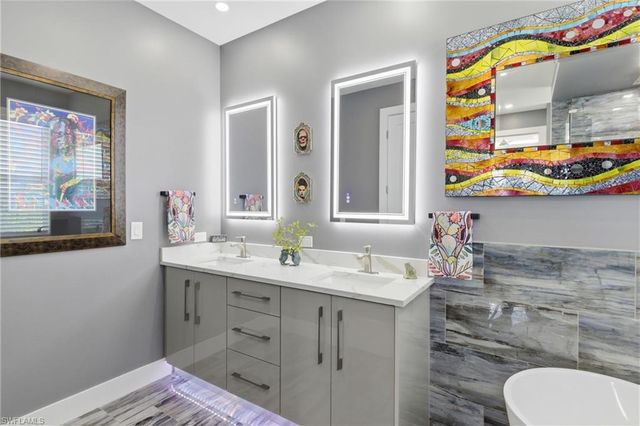 1714 NW 17th TER, Cape Coral, FL 33993