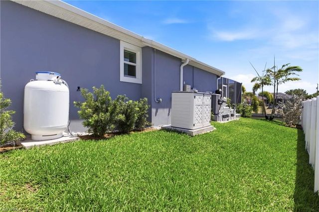 1714 NW 17th TER, Cape Coral, FL 33993