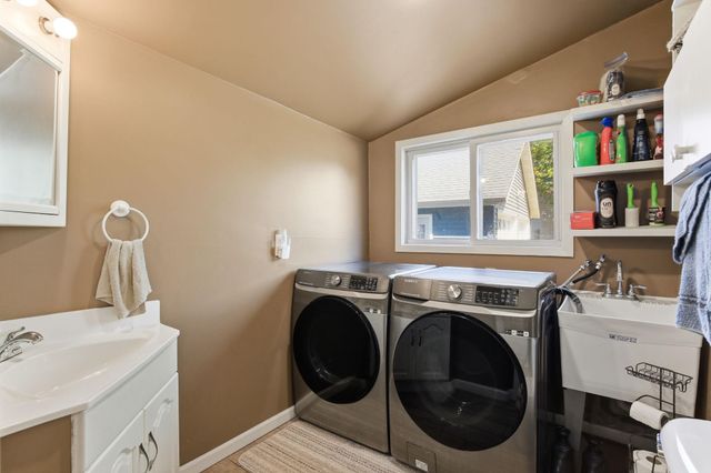 765 E Main Street, Anoka, MN 55303