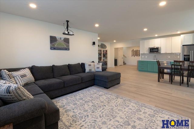 8440 Raven Drive, Louisville, NE 68037