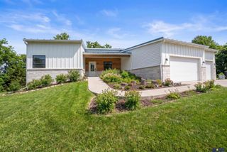8440 Raven Drive, Louisville, NE 68037