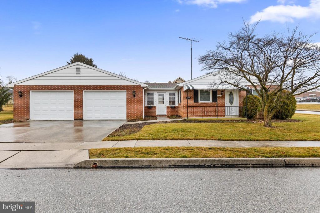 150 MUMMA AVE, Hanover, PA 17331