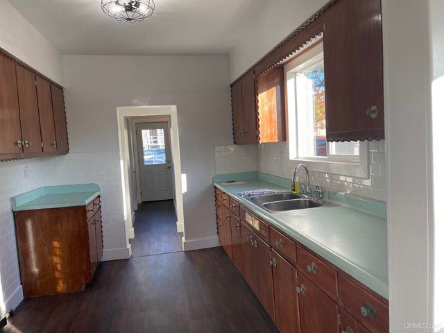 1612 Barber Street, Bessemer, MI 49911