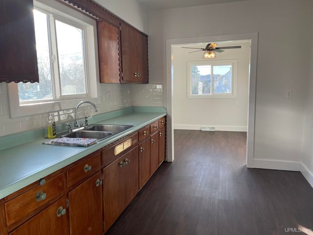 1612 Barber Street, Bessemer, MI 49911