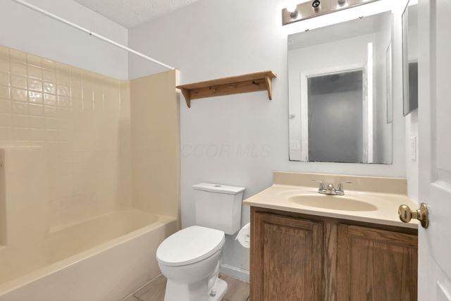 5480 Shannon Square Drive, Canal Winchester, OH 43110