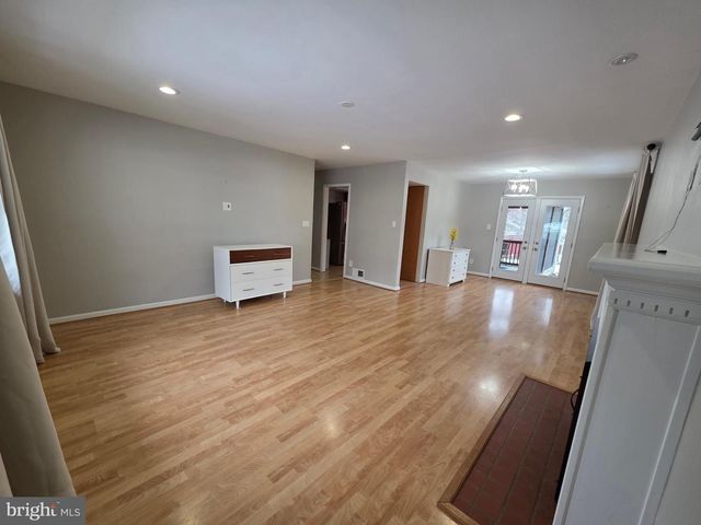 8140 DRAYTON LN, Springfield, VA 22151