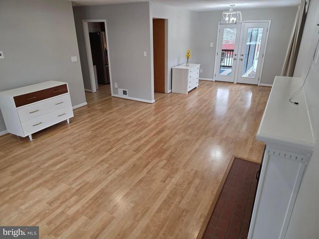 8140 DRAYTON LN, Springfield, VA 22151