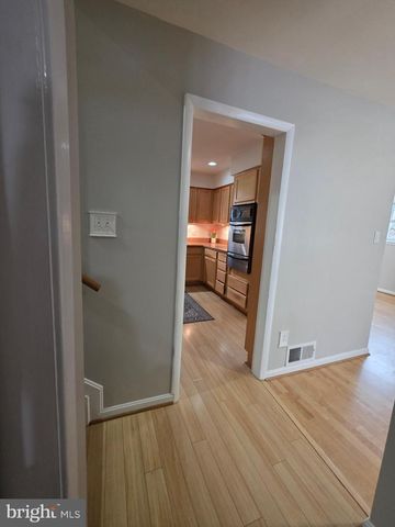 8140 DRAYTON LN, Springfield, VA 22151