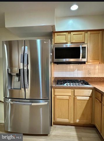 8140 DRAYTON LN, Springfield, VA 22151