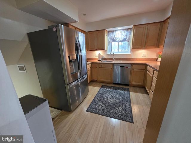 8140 DRAYTON LN, Springfield, VA 22151