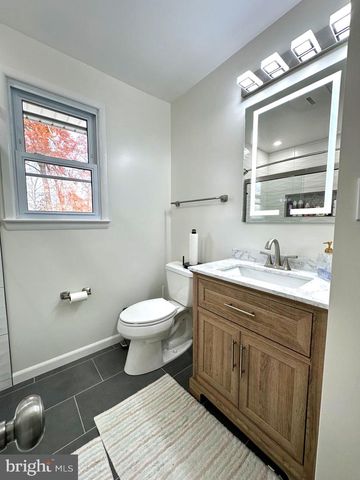 8140 DRAYTON LN, Springfield, VA 22151